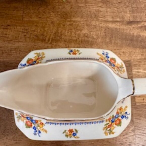 Vintage John Maddock & Sons Royal Cakemorian Gravy Boat England Floral Gold Trim - Picture 4 of 7